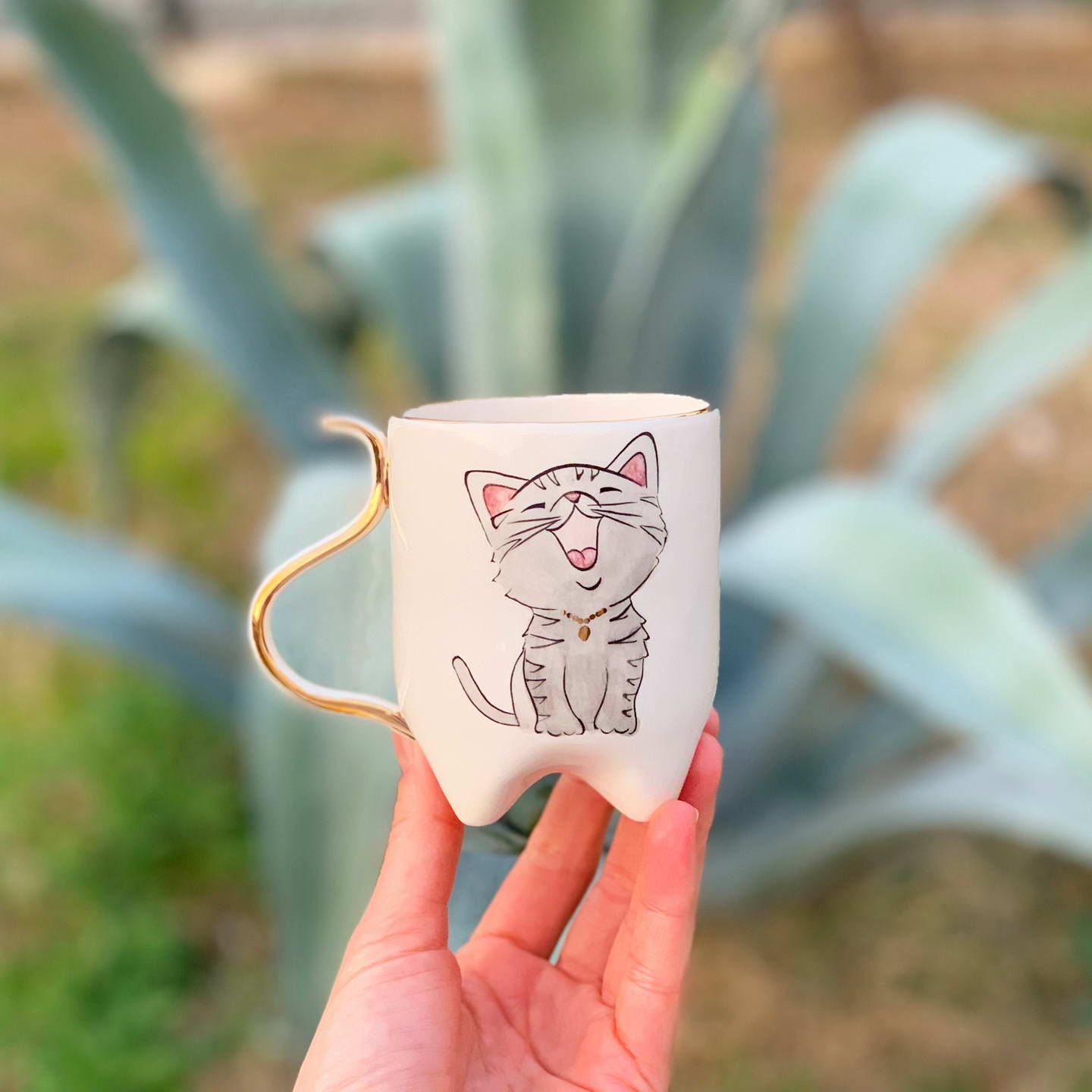 Kitty Mug with Golden Necklace